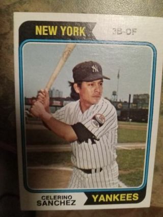 1974 TOPPS CELERINO SANCHEZ NEW YORK YANKEES BASEBALL CARD# 623