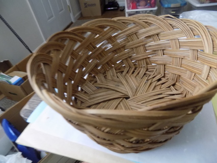 7 inch round and 4 inch high woven basket