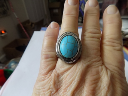 Adjustable cocktail ring silvertone lg oval turquoise stone