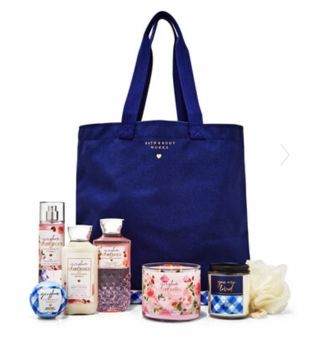 Bath & Body Works Limited Edition Gingham Bundle with Tote - RV $132++  Brand New