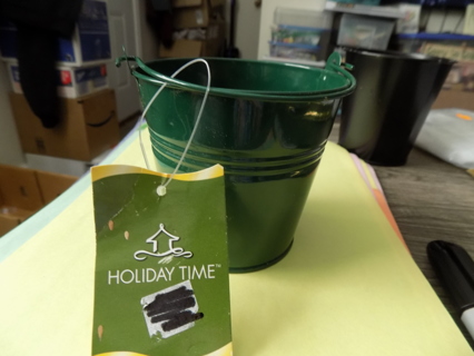 4 inch tall green metal bucket