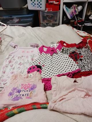 5 baby girl onesies size 0 to 3m