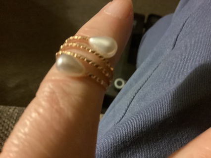 GOLDEN RING WITH 2 PEARLS, 4 LOOPS