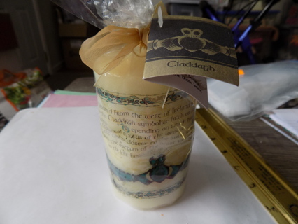 NIP from Ireland Claddagh 5 inch imprinted candle New never lit