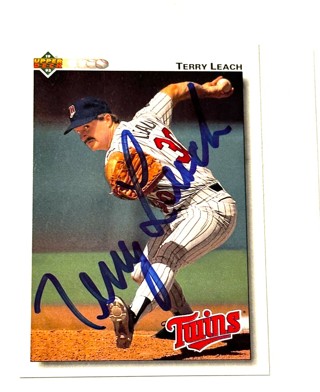 Autographed 1992 Upper Deck #311 Terry Leach Minnesota Twins