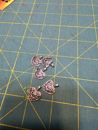 5 small heart charms