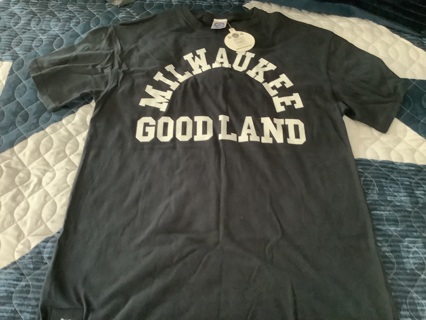 Men Medium Brew City Milwaukee Good Land Navy T-Shirt With Pop Top To Open Bottle Caps Brand New