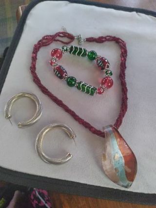 Glass necklace set