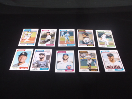   2023  topps  heritage    17  cards   lot