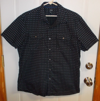 Men's Size L Large Short Sleeve Button Down Shirt by Apt. 9