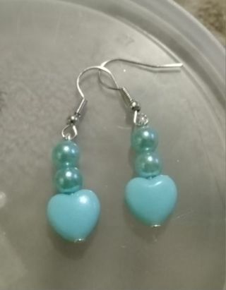 Baby Blue Pearl& heart beaded hook earrings nip