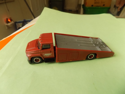 Hot Wheels Carry=On car transport truck with ramp