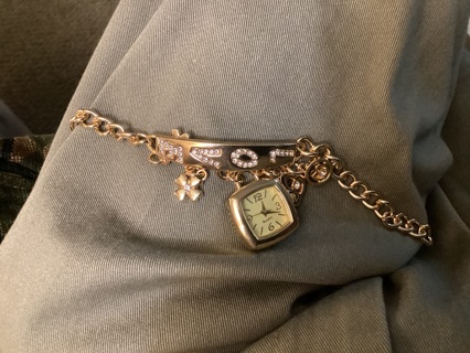 GOLDEN LOVE BRACELET WITH WATCH