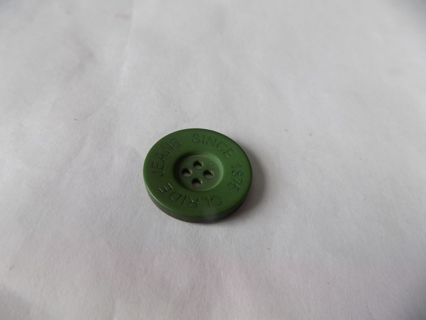  dark green round plastic button