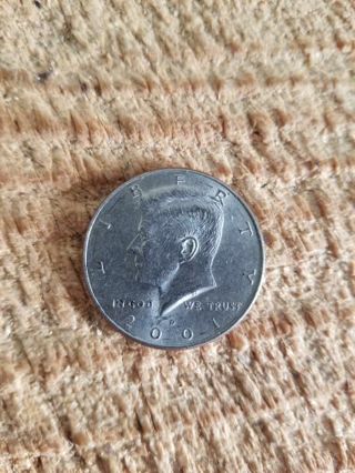 2001 D KENNEDY HALF DOLLAR COIN