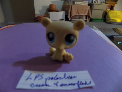 Littlest Pet Shop Polar bear cream color snow flake eyes