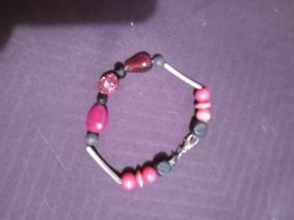 Red beaded elastic bracelet