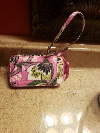 Pink Vera Bradley zipped up wallet used great condition