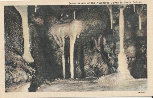 Vintage Unused Postcard: h: Caves in South Dakota