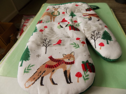 Christmas quilted oven mitt white and green with woodland animals deer, fox, cardinal