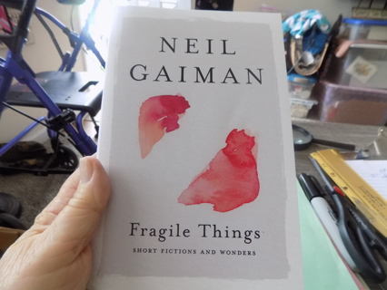 Fragile Things by Neil Gaiman Short Fictions and wonders paperback