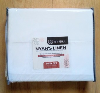 NWT Nyahs Linen Twin Bed Sheet Set