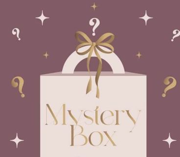 RELIST NON PAYMENT ♦️BID TO WIN MYSTERY MAKE-UP AUCTION♦️