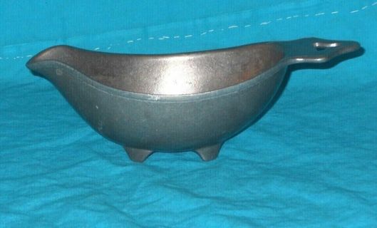 WILTON 10 INCH ARMETALE PEWTER TAVERN FOOTED GRAVY BOAT RWP COLUMBIA PA USA