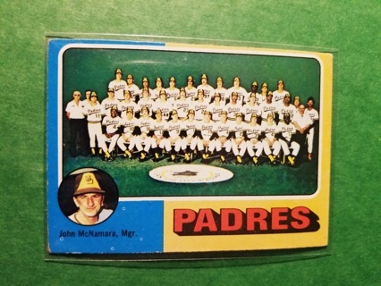 1975 TOPPS BASEBALL CARD # 146 - SAN DIEG0 TEAM - PADRES