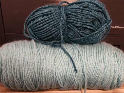 Blue Yarn & BONUS - total weight is 7.5 ozs