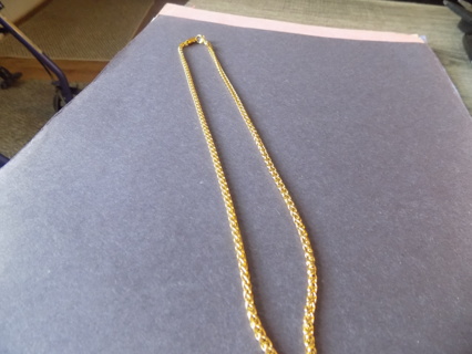 Goldtone necklace briaded chain