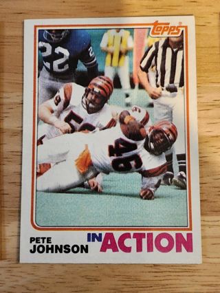 82 Topps Pete Johnson #48