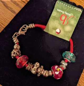 HOLIDAY EURO BEAD BRACELET - FREE SHIPPING