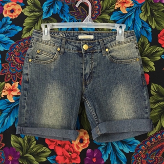 Women’s pair cute shorts rhinestone back pockets size 3 (26)