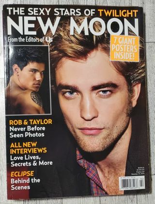 2009 New Moon Twilight Magazine