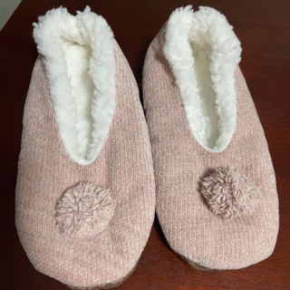 BN Plush Thermal Indoor Slippers. 7.5-8