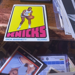 1972 topps Dick Barnett basketball card 