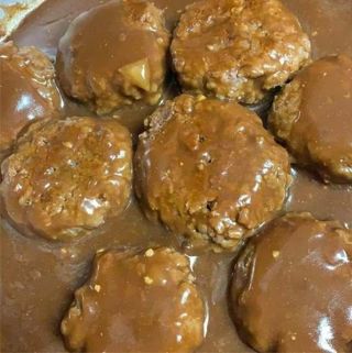 SMOTHERED HAMBURGER STEAK RECIPE