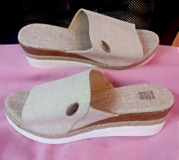 Hong Slip-On Wedge Sandals. Size EU 40 or US 7.5