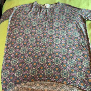 Used Lu La Roe Shirt size XXS