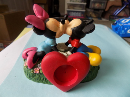 Vintage Disney Mickey & Minnie Kissing figure with big heart on front