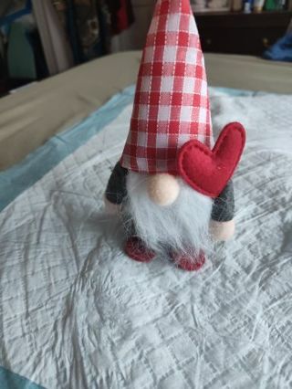 Heart gnome