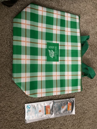 Insulated Tote with  Bug Guard Towelettes (New # 1)