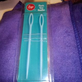Brand New- Plastic Yarn Needles
