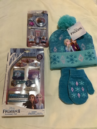 Disney’s Frozen Girls Hat Set & Accessories 