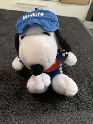 SNOOPY PLUSH~METLIFE~RACING OUTFIT~FREE SHIPPING!