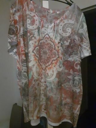 New never worn womans shirt, size 22/24