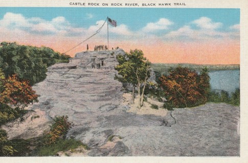 Vintage Unused Postcard: d: Pre Linen: Castle Rock on Rock River, Black Hawk Trail