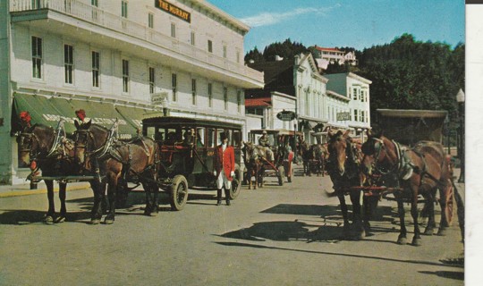 Vintage Used Postcard: C: 1957 Main Street, Mackinac Island, MI