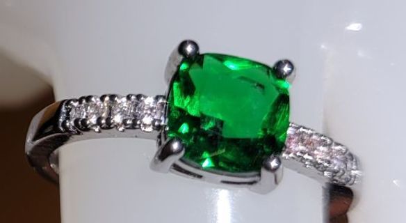 Brilliant Emerald Colored Ladies Ring